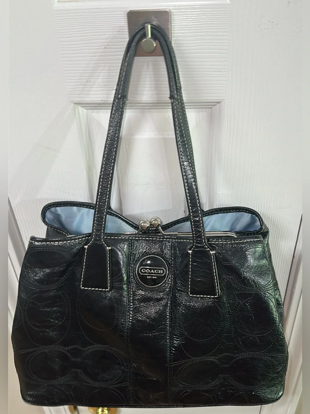 COACH Black Patent Leather F15658 purse/handbag. (Bags22)